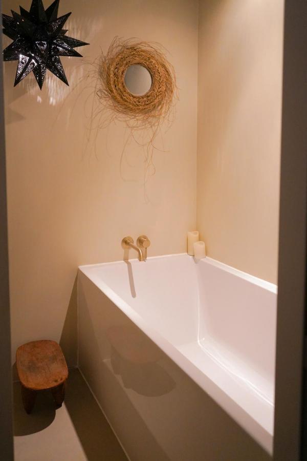 Haert Boutique Wellness Suites City Centre Гарлем Экстерьер фото